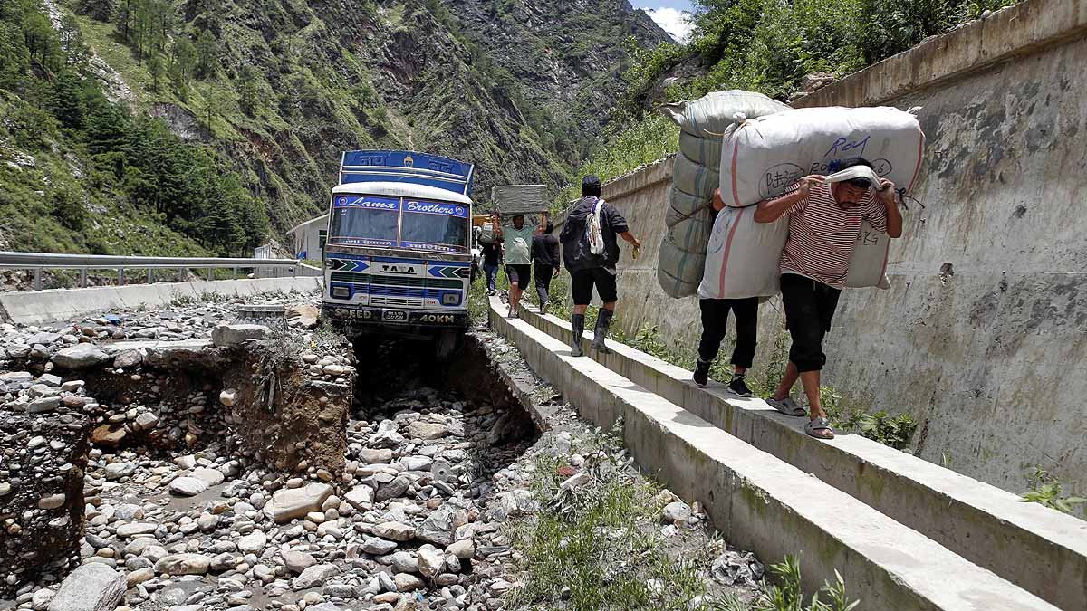 नेपाल में कुदरत का कहर