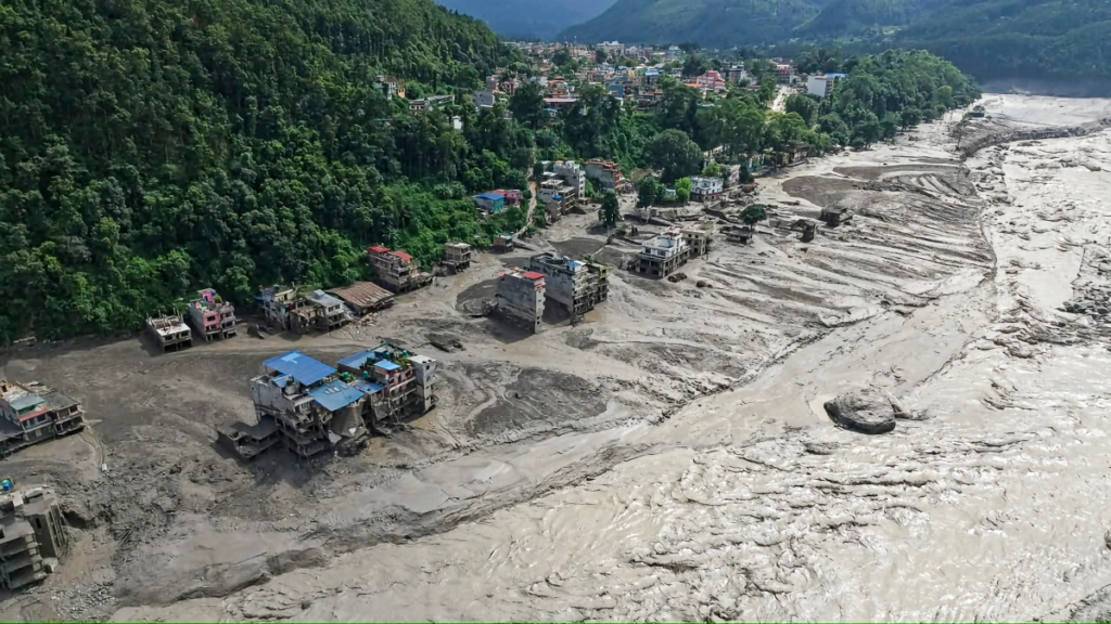 नेपाल में कुदरत का तांडव