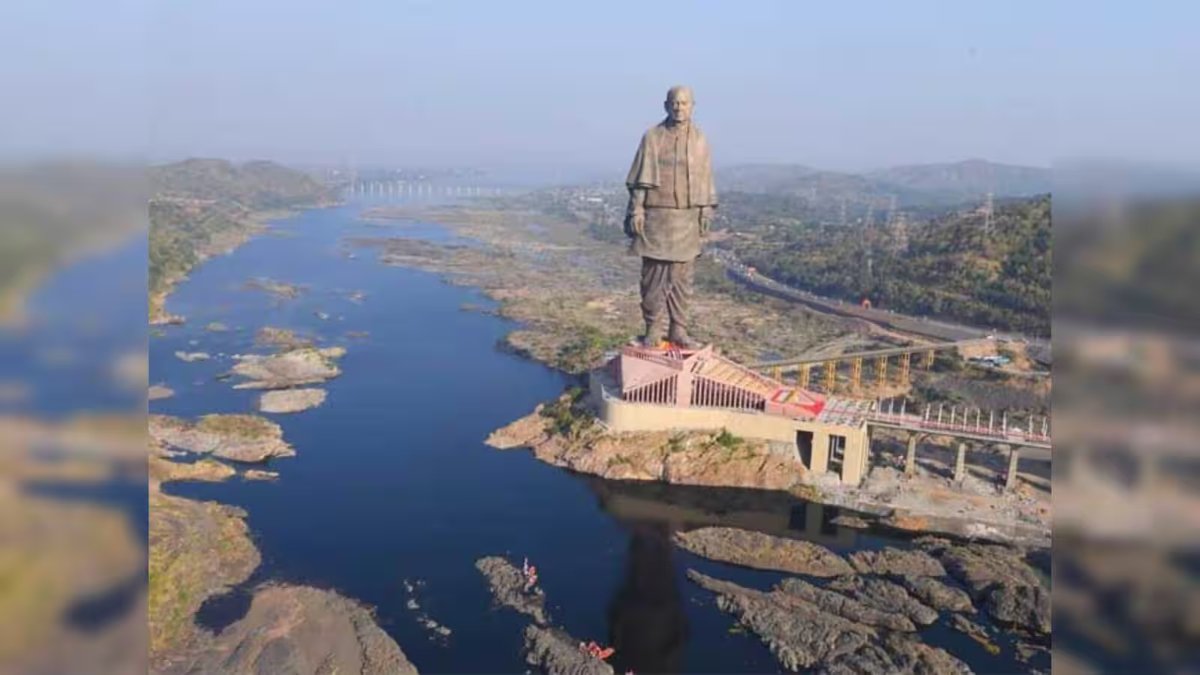 पीएम मोदी ने सरदार पटेल को दी श्रद्धांजलि,
